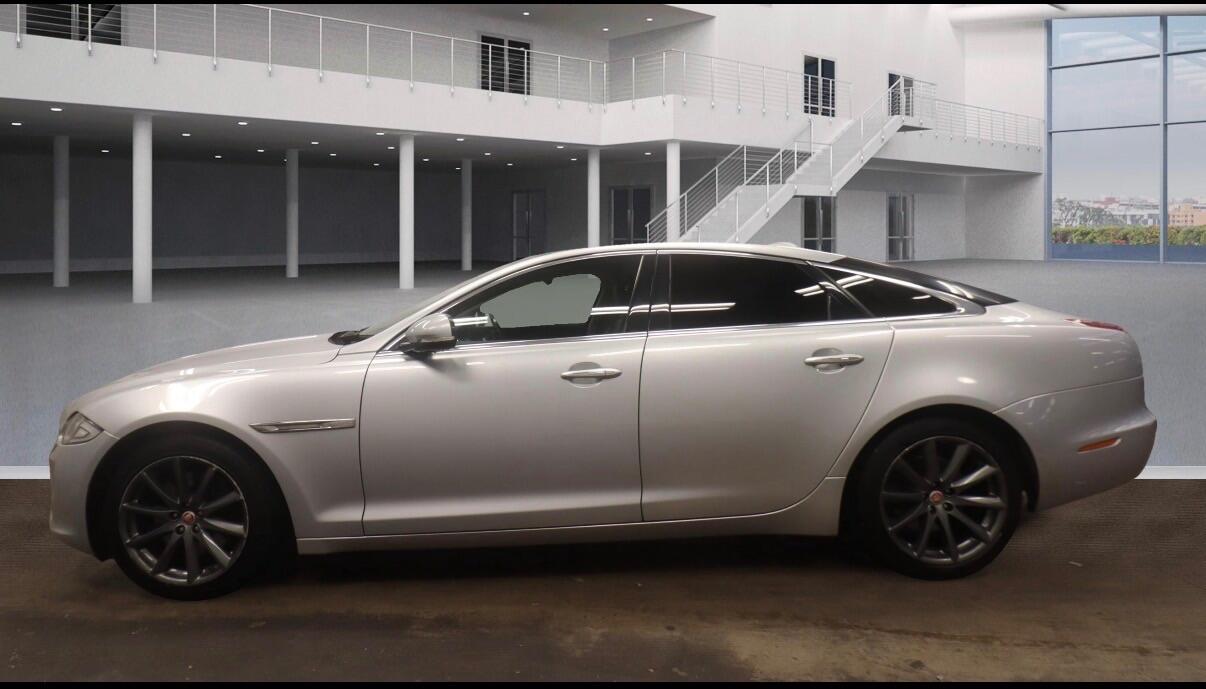 Used Jaguar XJ 2018 for sale - 76513051: Photo 8