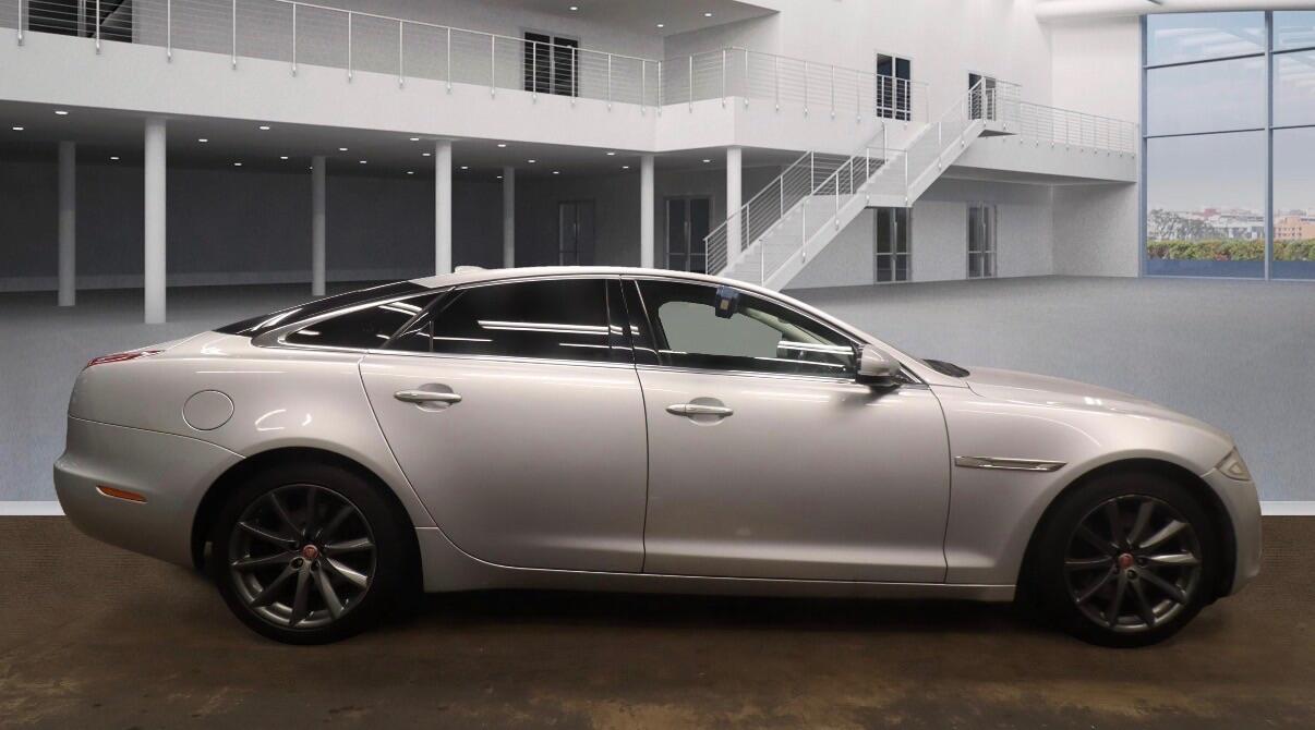 Used Jaguar XJ 2018 for sale - 76513051: Photo 9