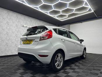 Used Ford Fiesta 2015 for sale - 79664400: Photo