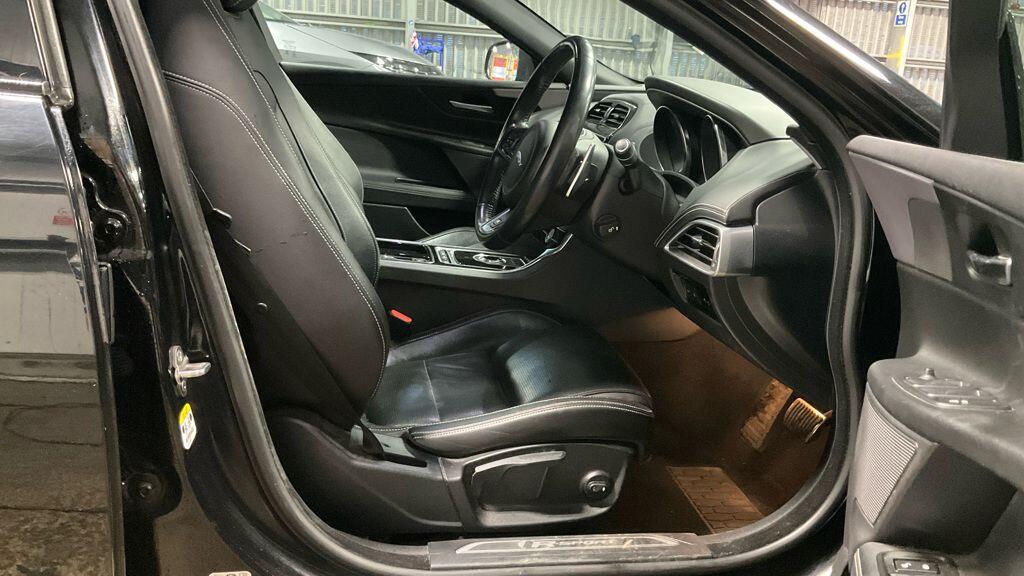 Used Jaguar XE 2019 for sale - 77279897: Photo 2