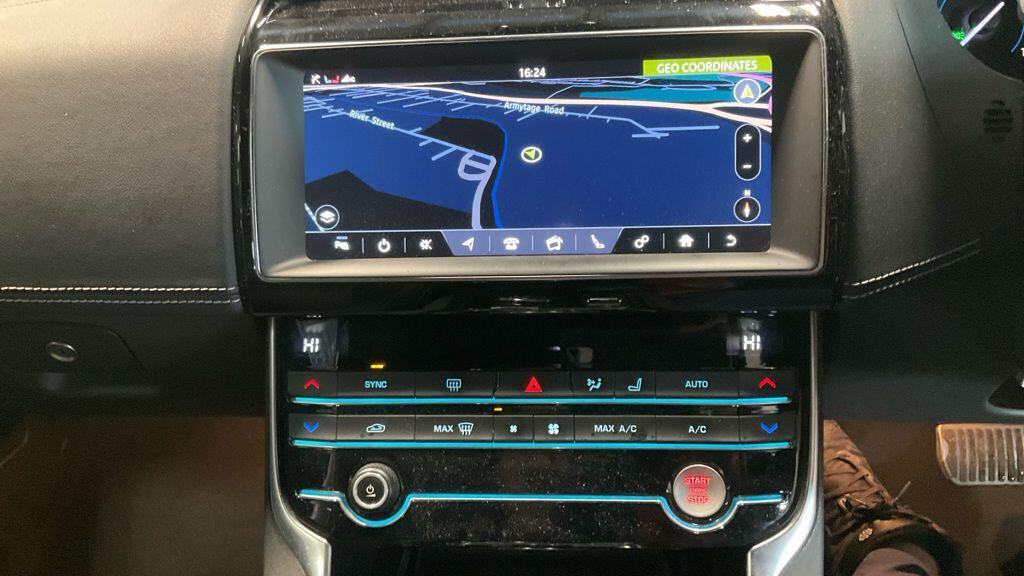 Used Jaguar XE 2019 for sale - 77279897: Photo 4