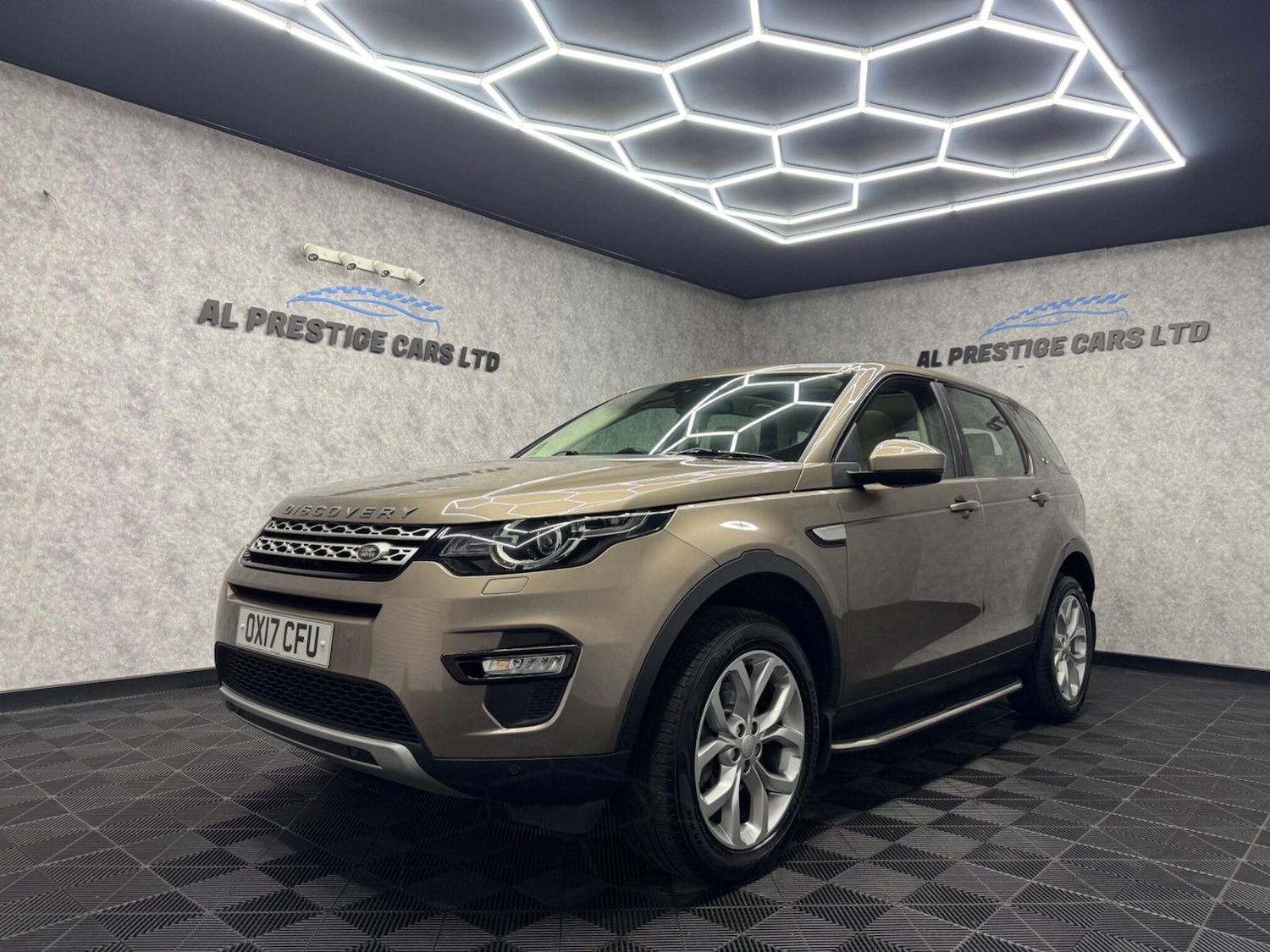 Used Land Rover Discovery Sport 2017 for sale - 76189225: Photo 1