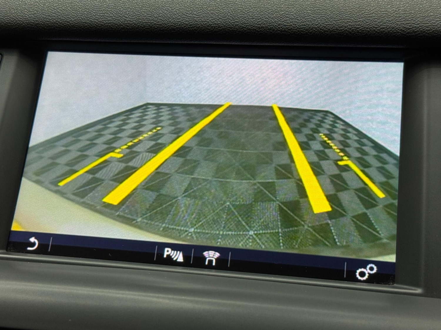 Used Land Rover Discovery Sport 2017 for sale - 76189225: Photo 14