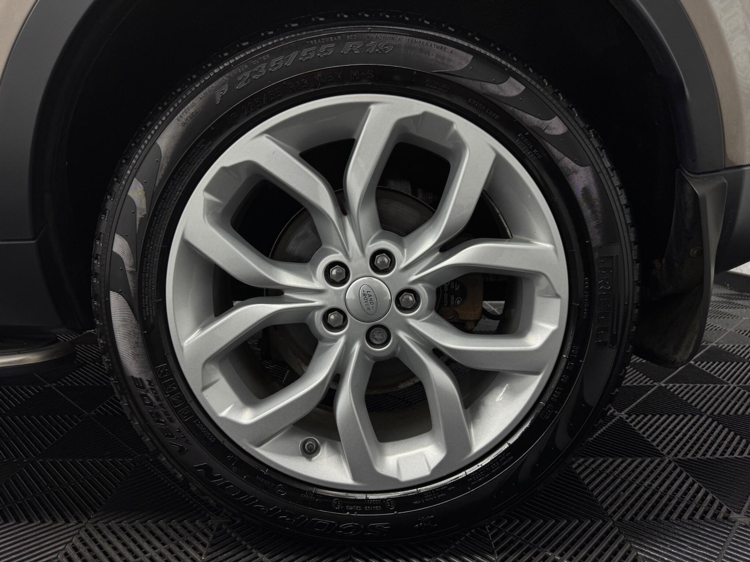 Used Land Rover Discovery Sport 2017 for sale - 76189225: Photo 34