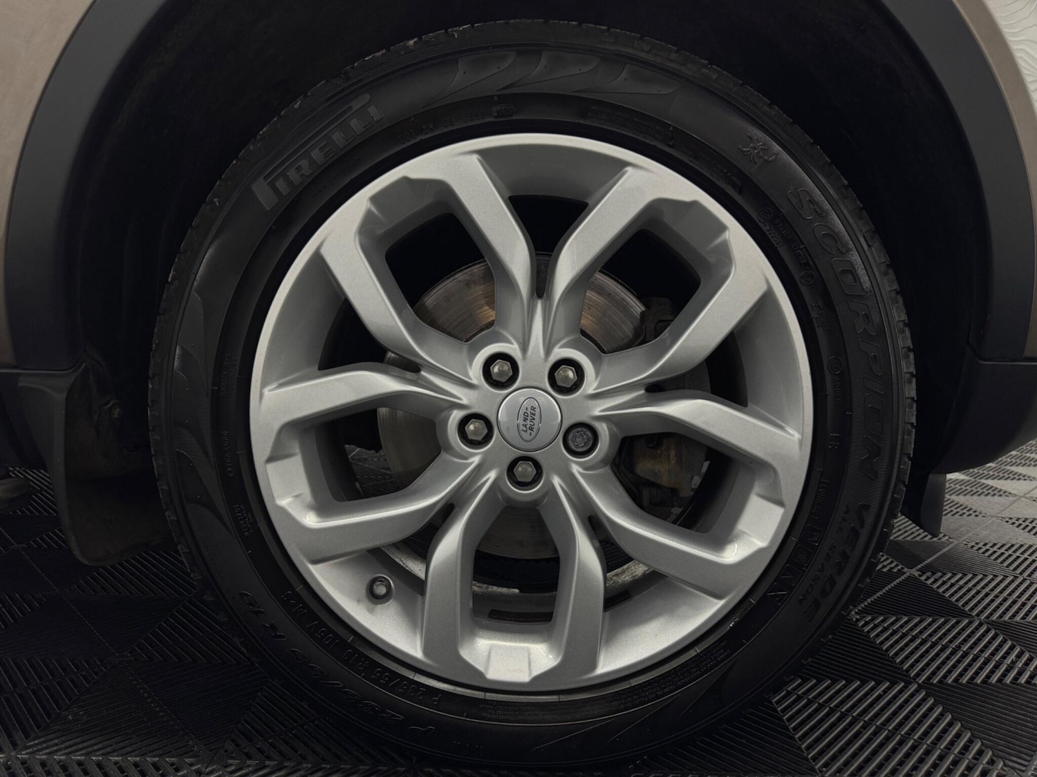 Used Land Rover Discovery Sport 2017 for sale - 76189225: Photo 36