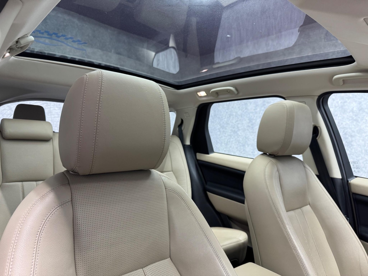 Used Land Rover Discovery Sport 2017 for sale - 76189225: Photo 6