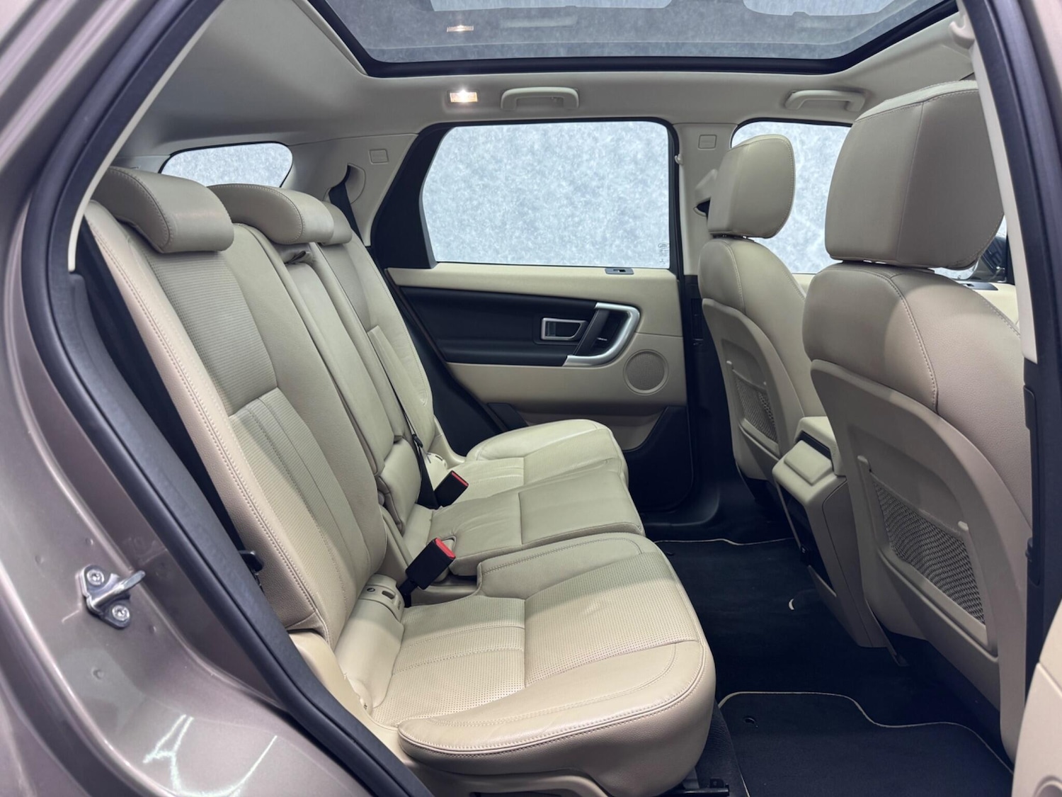 Used Land Rover Discovery Sport 2017 for sale - 76189225: Photo 7