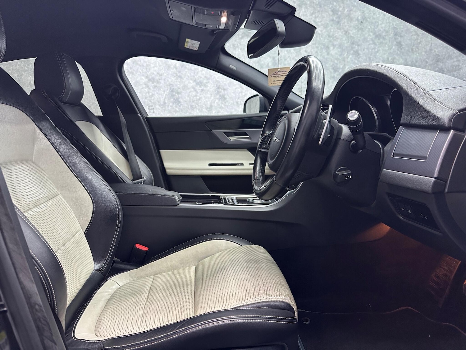 Used Jaguar XF 2017 for sale - 78058358: Photo 10