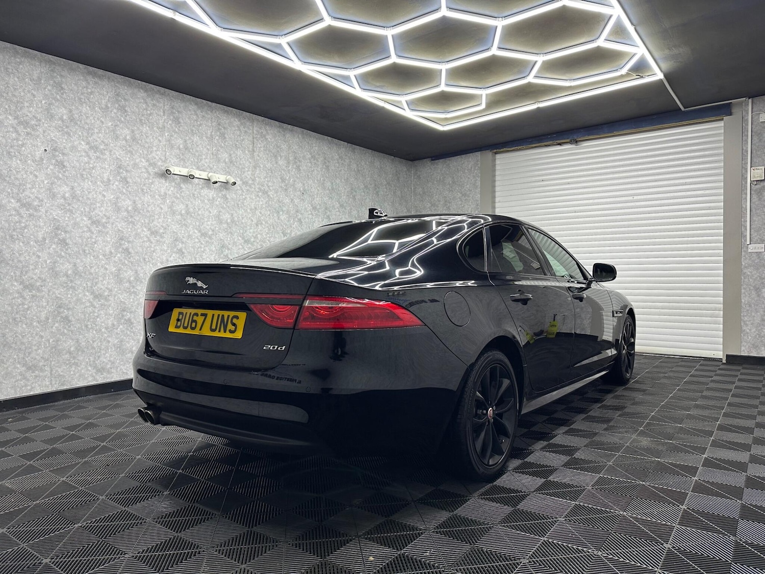 Used Jaguar XF 2017 for sale - 78058358: Photo 4