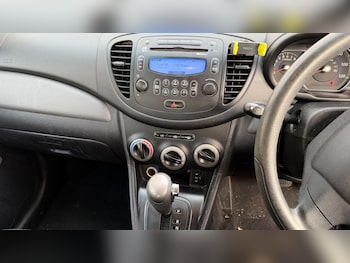 Used Hyundai i10 2011 for sale - 76499364: Photo