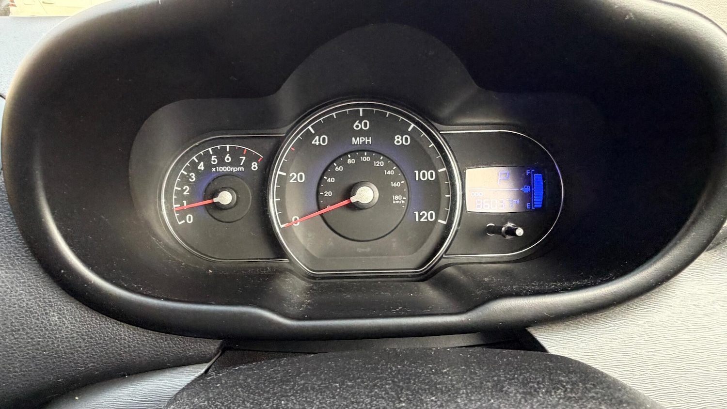 Used Hyundai i10 2011 for sale - 76499364: Photo 6