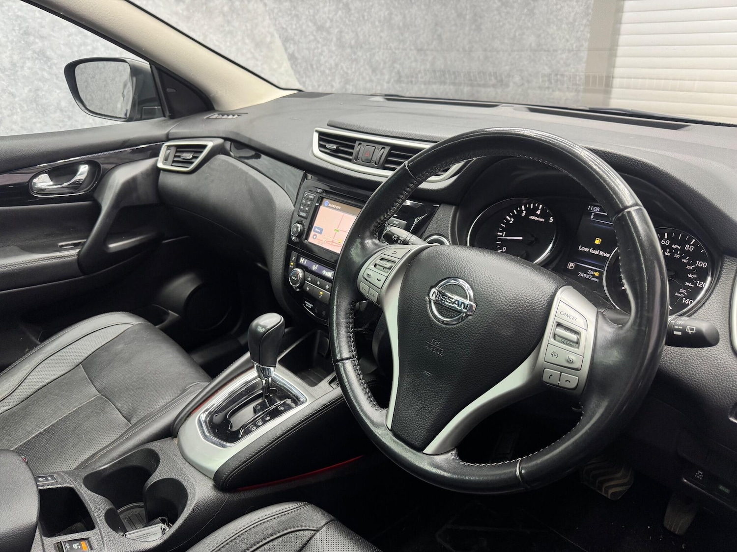 Used Nissan Qashqai 2016 for sale - 77054111: Photo 2