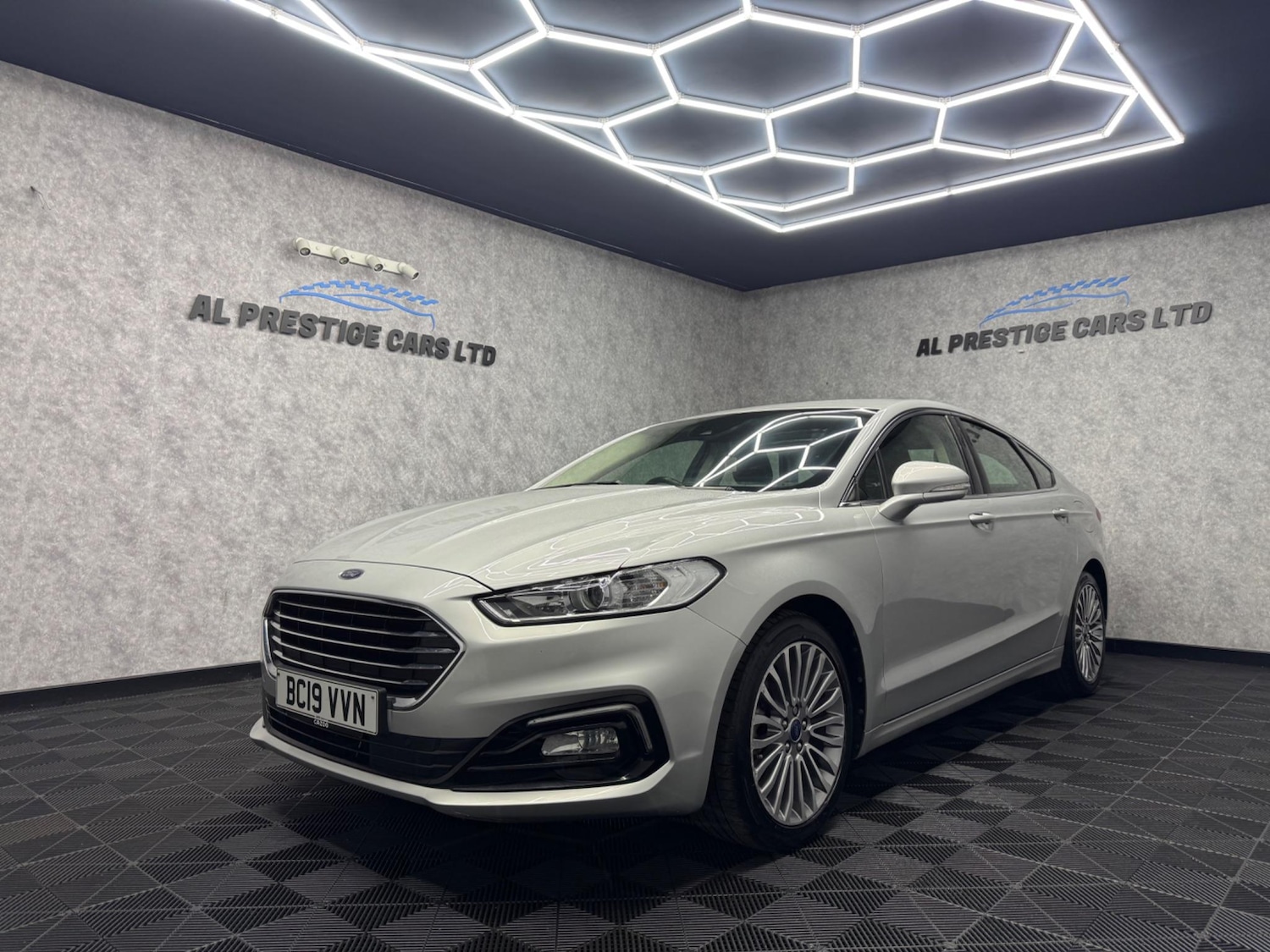 Used Ford Mondeo 2019 for sale - 76314297: Photo 1