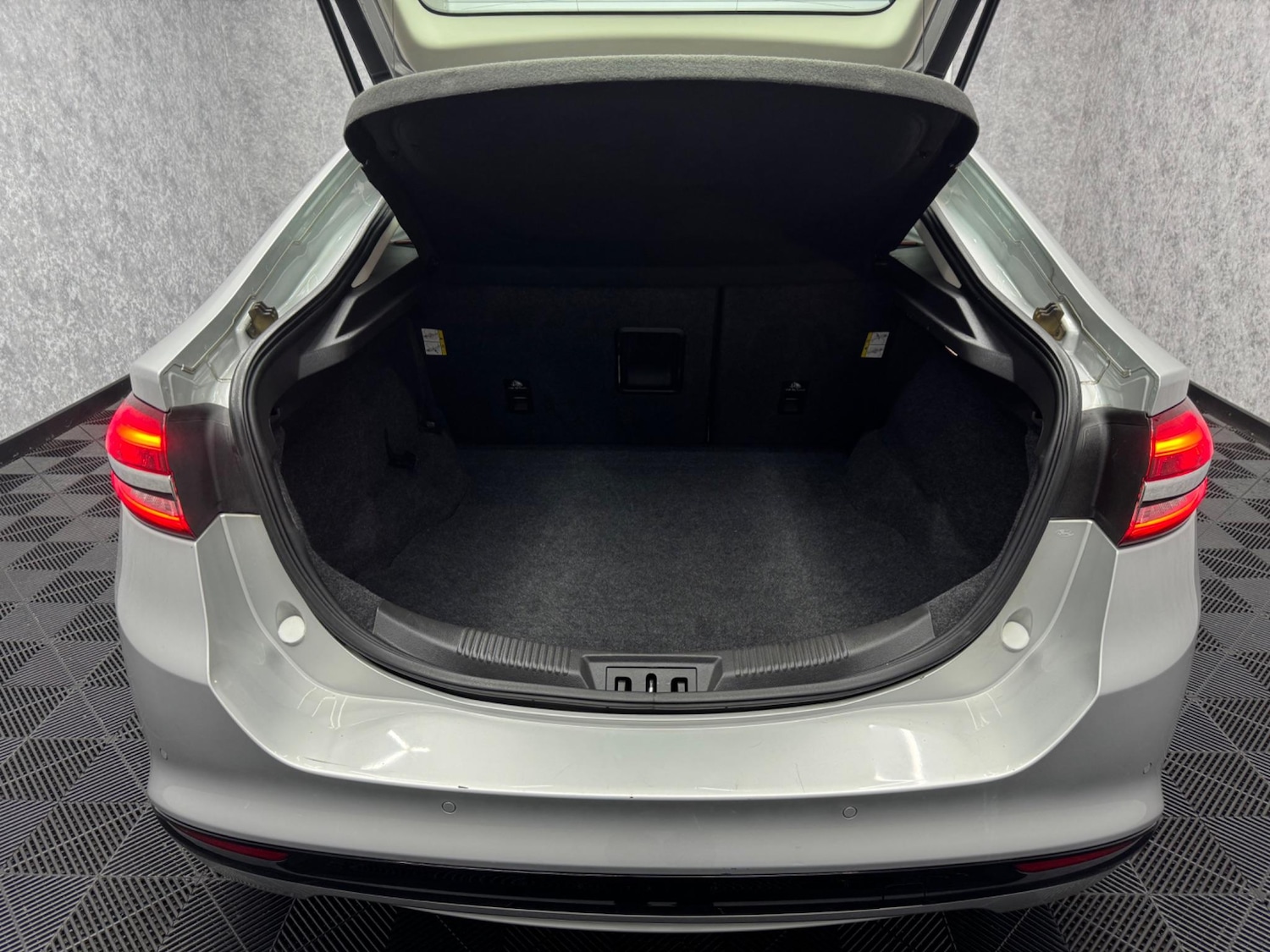 Used Ford Mondeo 2019 for sale - 76314297: Photo 26