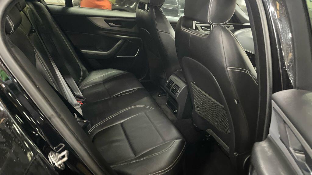 Used Jaguar XE 2019 for sale - 77722569: Photo 3