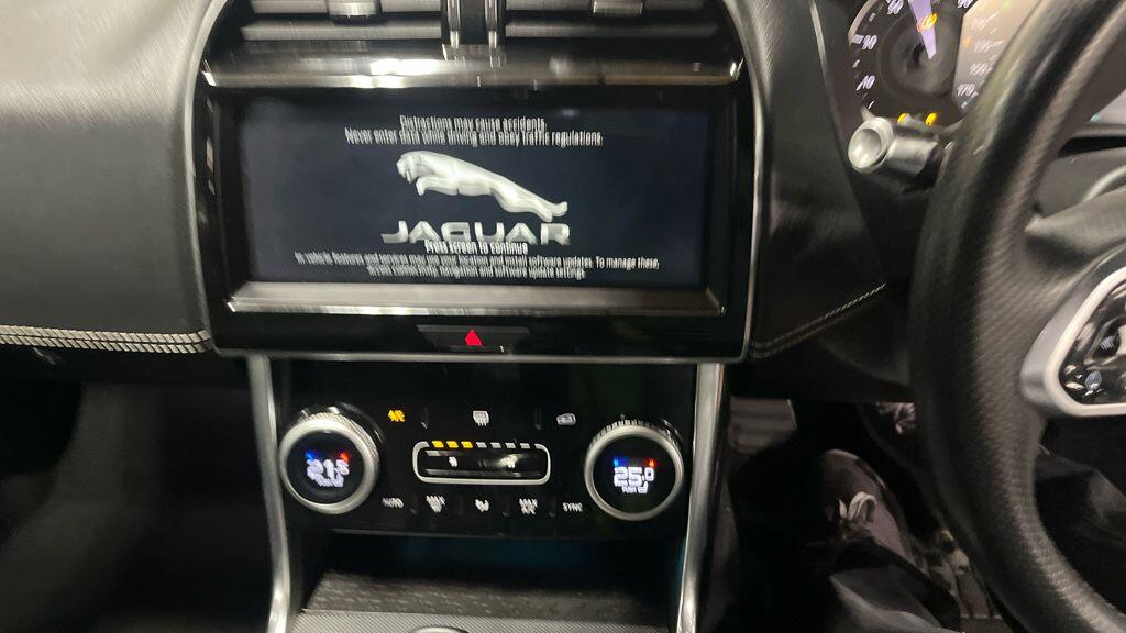 Used Jaguar XE 2019 for sale - 77722569: Photo 5