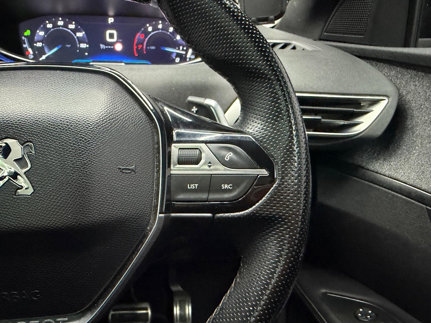 Used Peugeot 3008 2018 for sale - 77229350: Photo 35