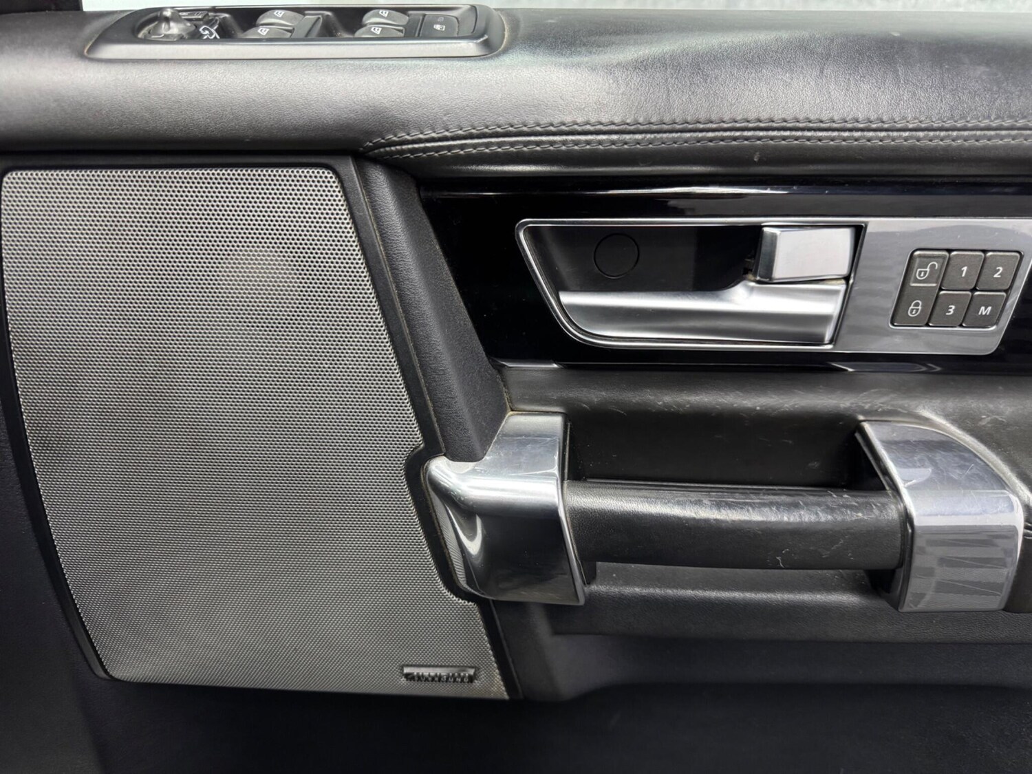 Used Land Rover Discovery 4 2015 for sale - 75728755: Photo 18