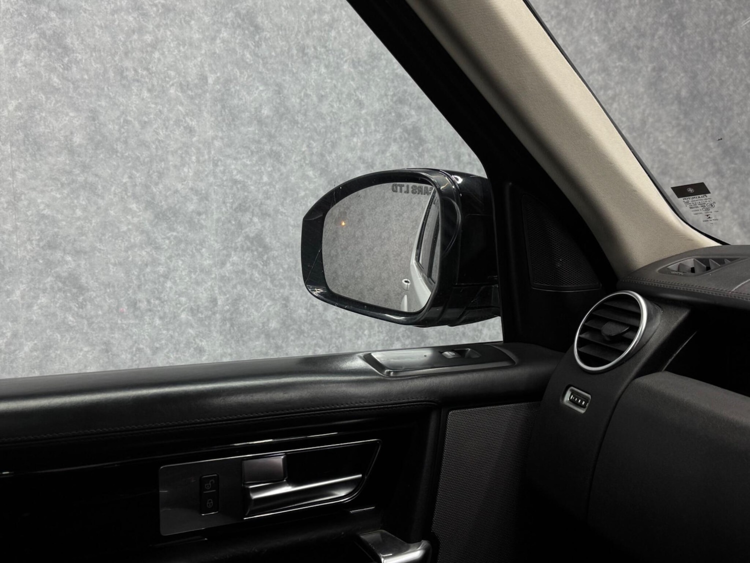 Used Land Rover Discovery 4 2015 for sale - 75728755: Photo 21