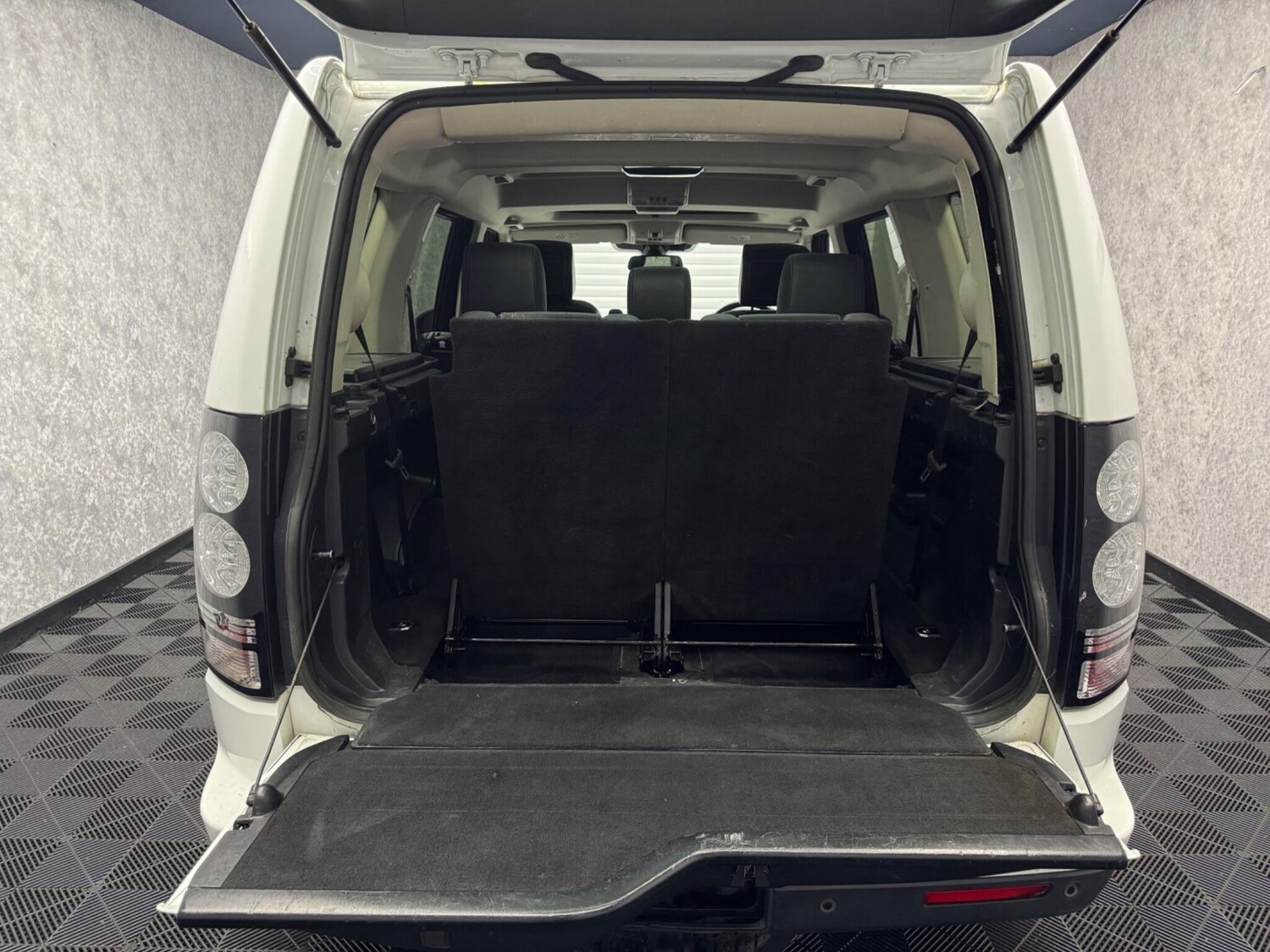 Used Land Rover Discovery 4 2015 for sale - 75728755: Photo 24