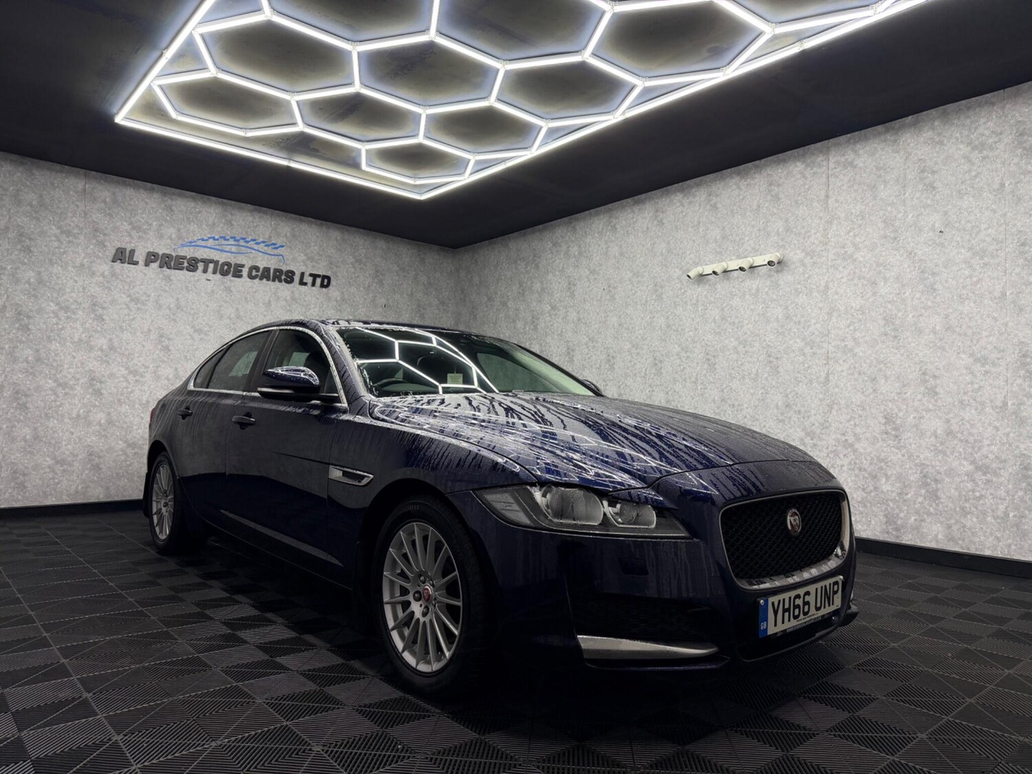 Used Jaguar XF 2016 for sale - 78058372: Photo 25