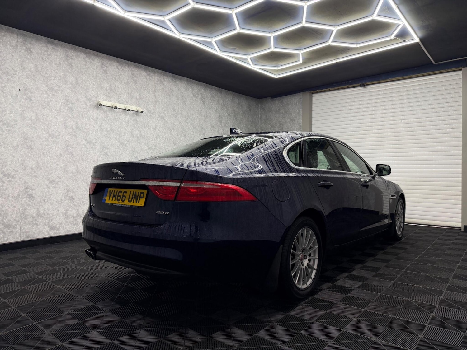 Used Jaguar XF 2016 for sale - 78058372: Photo 4
