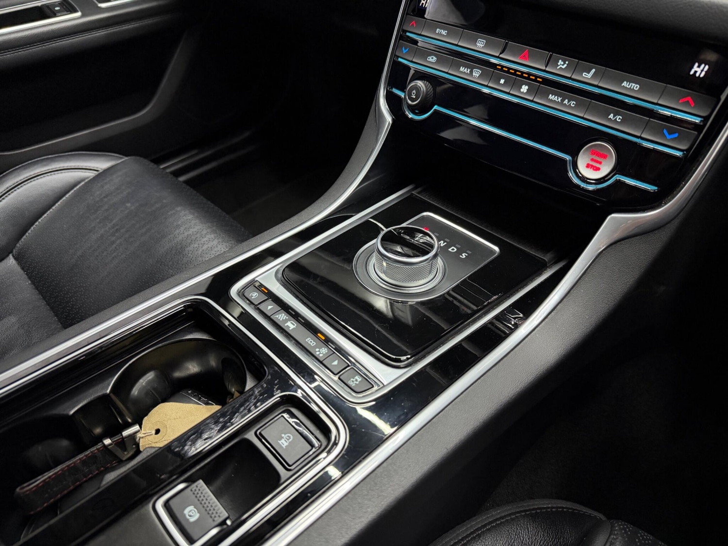 Used Jaguar XF 2016 for sale - 78058372: Photo 7