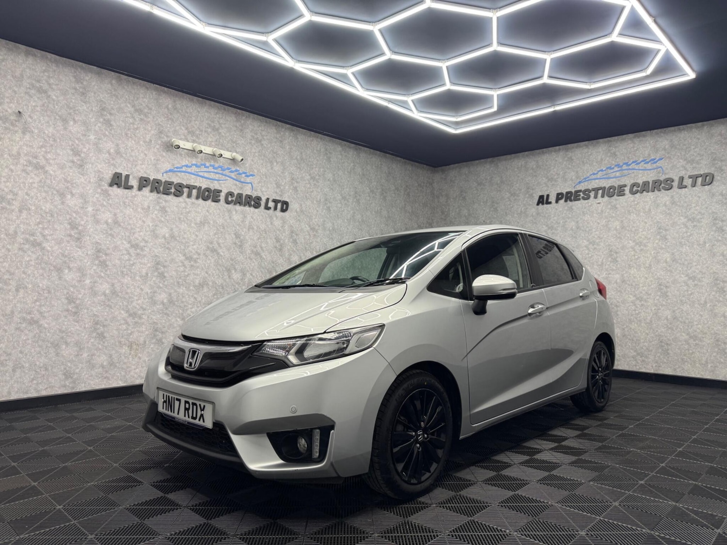 Used Honda Jazz 2017 for sale - 76283386: Photo 1