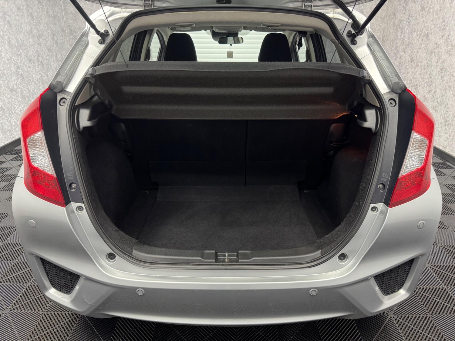 Used Honda Jazz 2017 for sale - 76283386: Photo 25