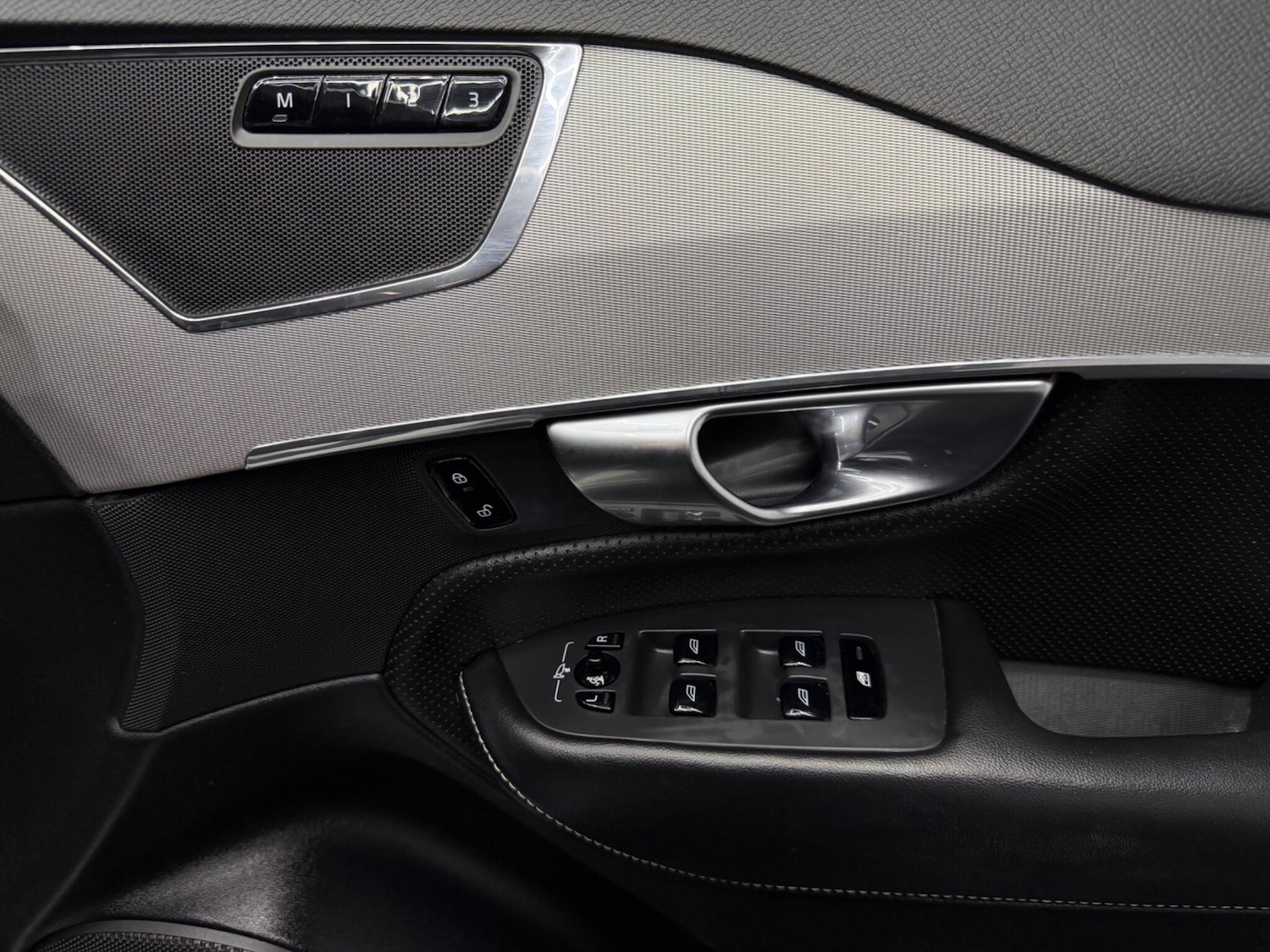 Used Volvo XC90 2018 for sale - 77163179: Photo 44