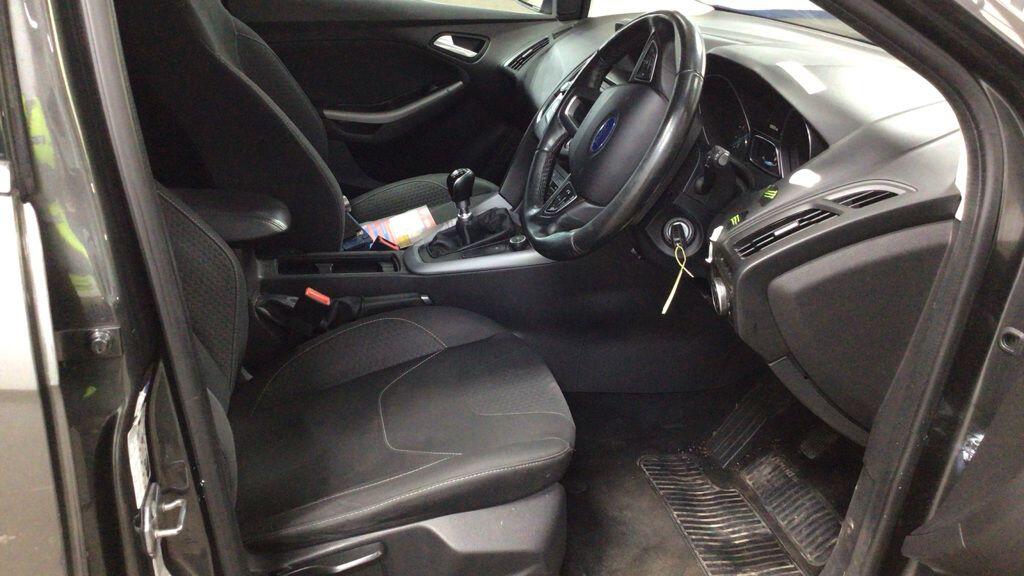 Used Ford Focus 2015 for sale - 77082135: Photo 2