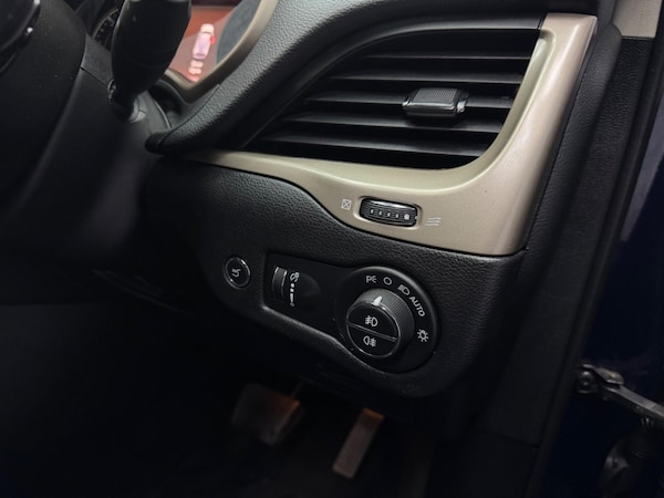 Used Jeep Cherokee 2015 for sale - 75622914: Photo 26