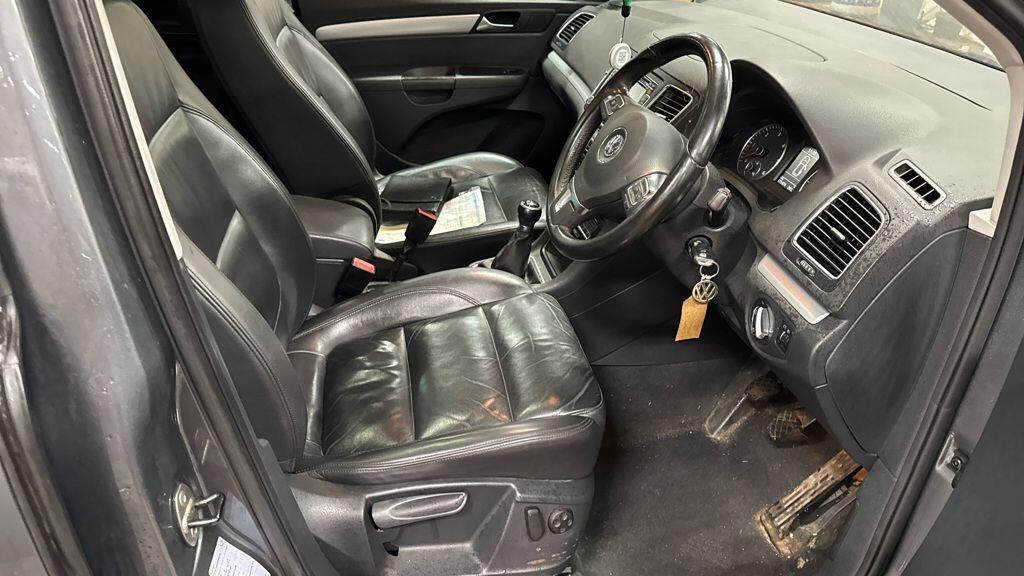 Used Volkswagen Sharan 2011 for sale - 77377500: Photo 2
