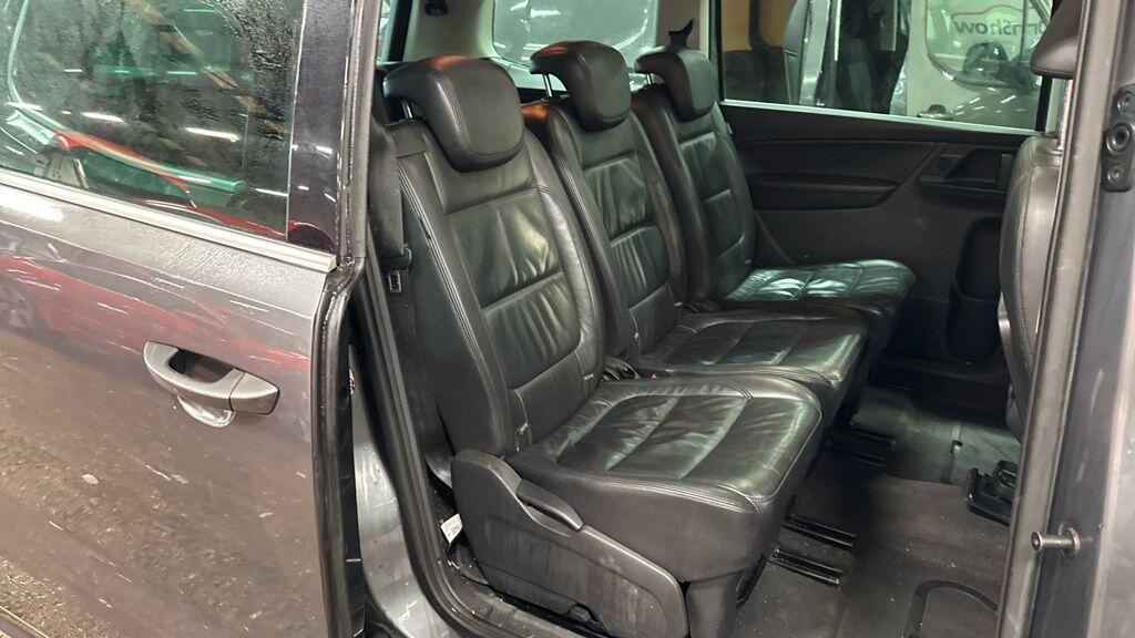 Used Volkswagen Sharan 2011 for sale - 77377500: Photo 3