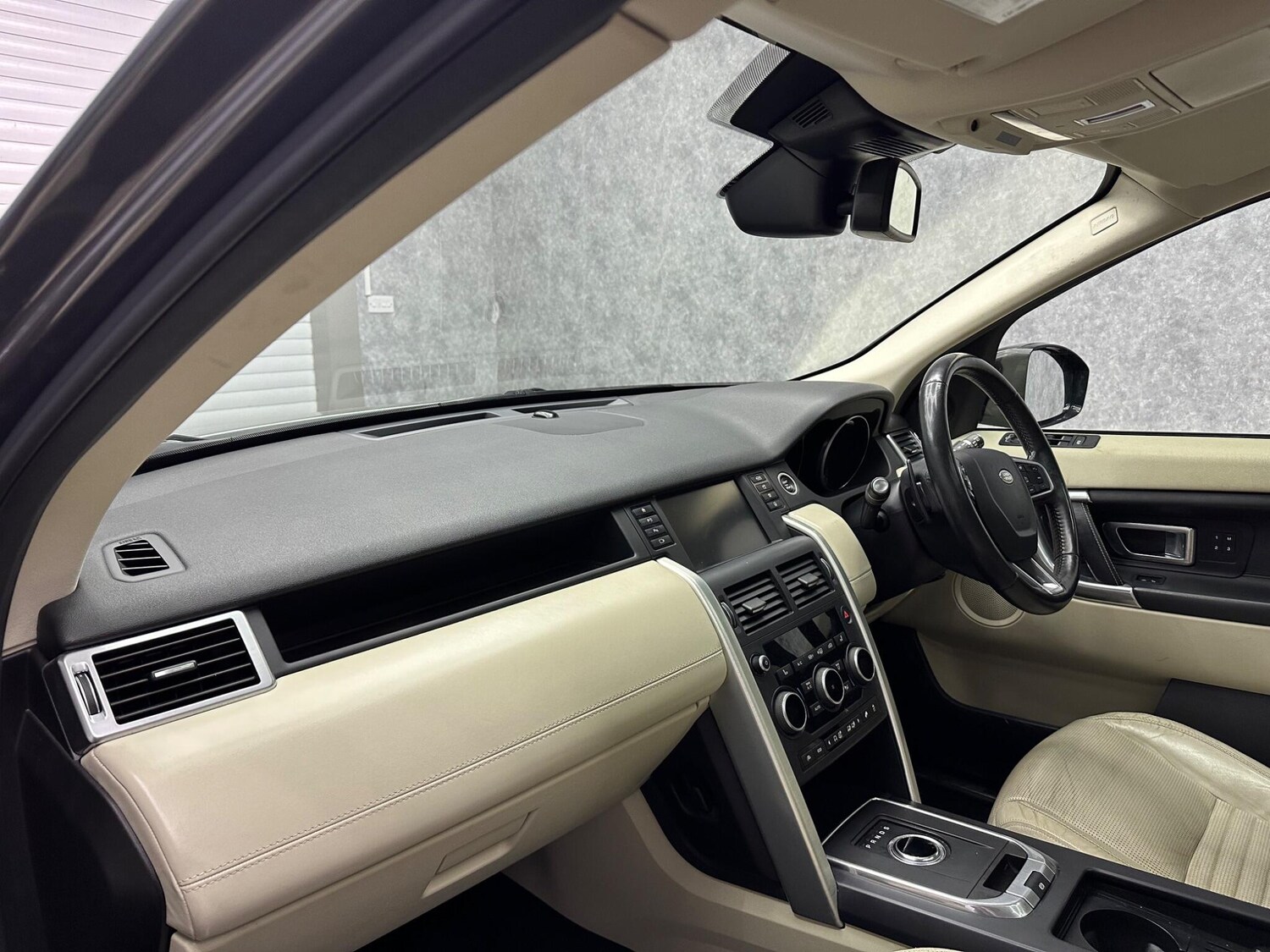 Used Land Rover Discovery Sport 2017 for sale - 78058912: Photo 12