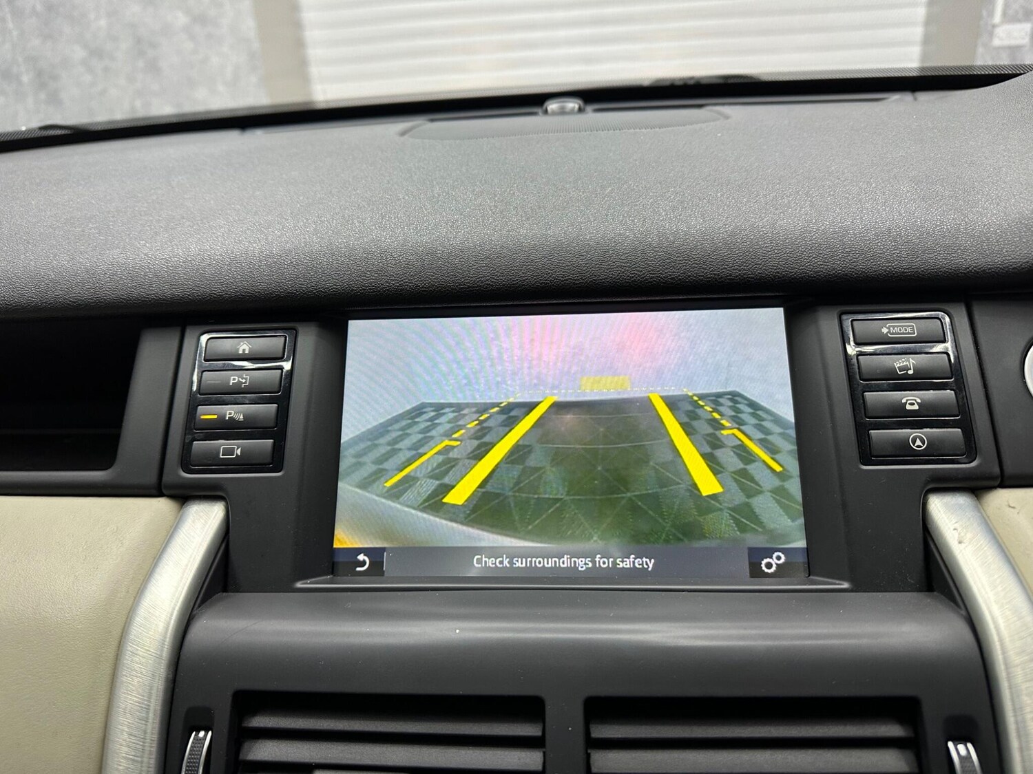 Used Land Rover Discovery Sport 2017 for sale - 78058912: Photo 16