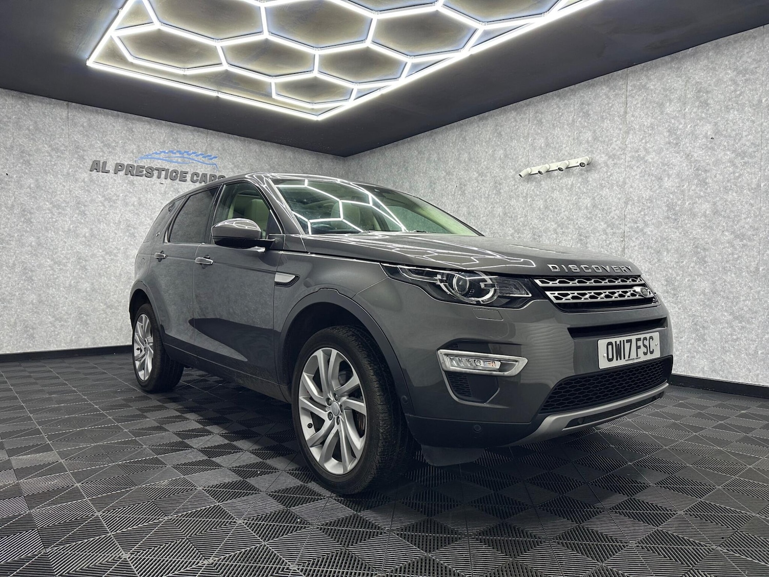 Used Land Rover Discovery Sport 2017 for sale - 78058912: Photo 6