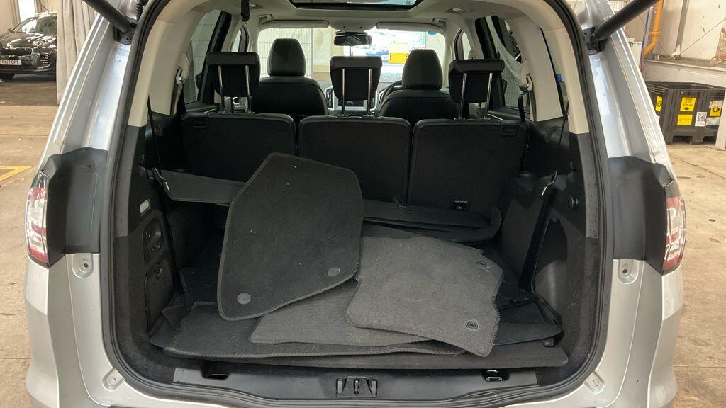 Used Ford Galaxy 2017 for sale - 77411175: Photo 11