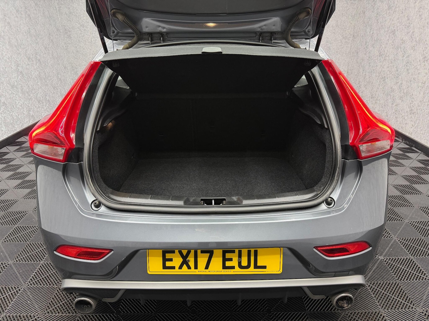 Used Volvo V40 2017 for sale - 78058960: Photo 34