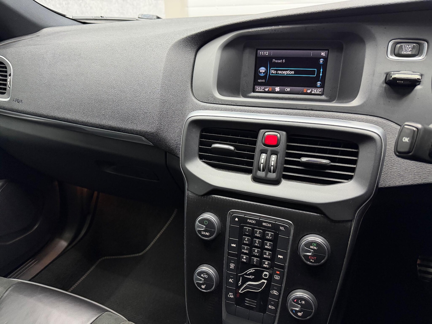 Used Volvo V40 2017 for sale - 78058960: Photo 4