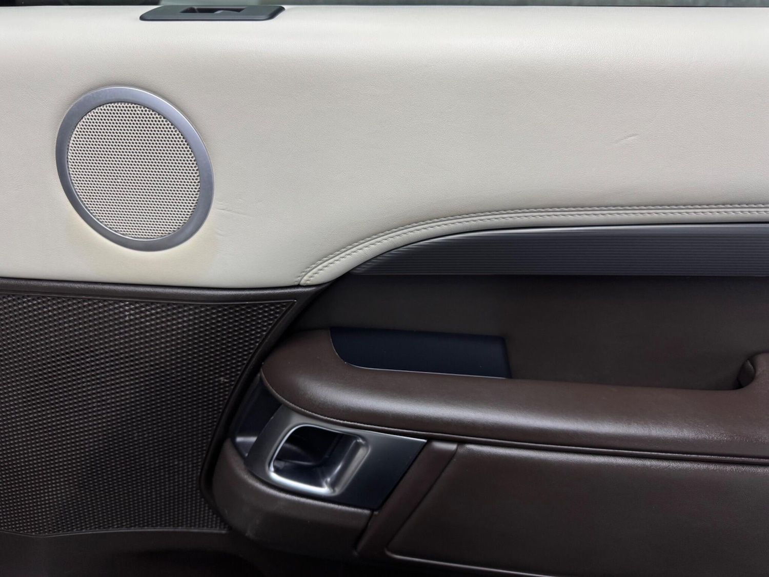 Used Land Rover Discovery 2017 for sale - 75756189: Photo 24
