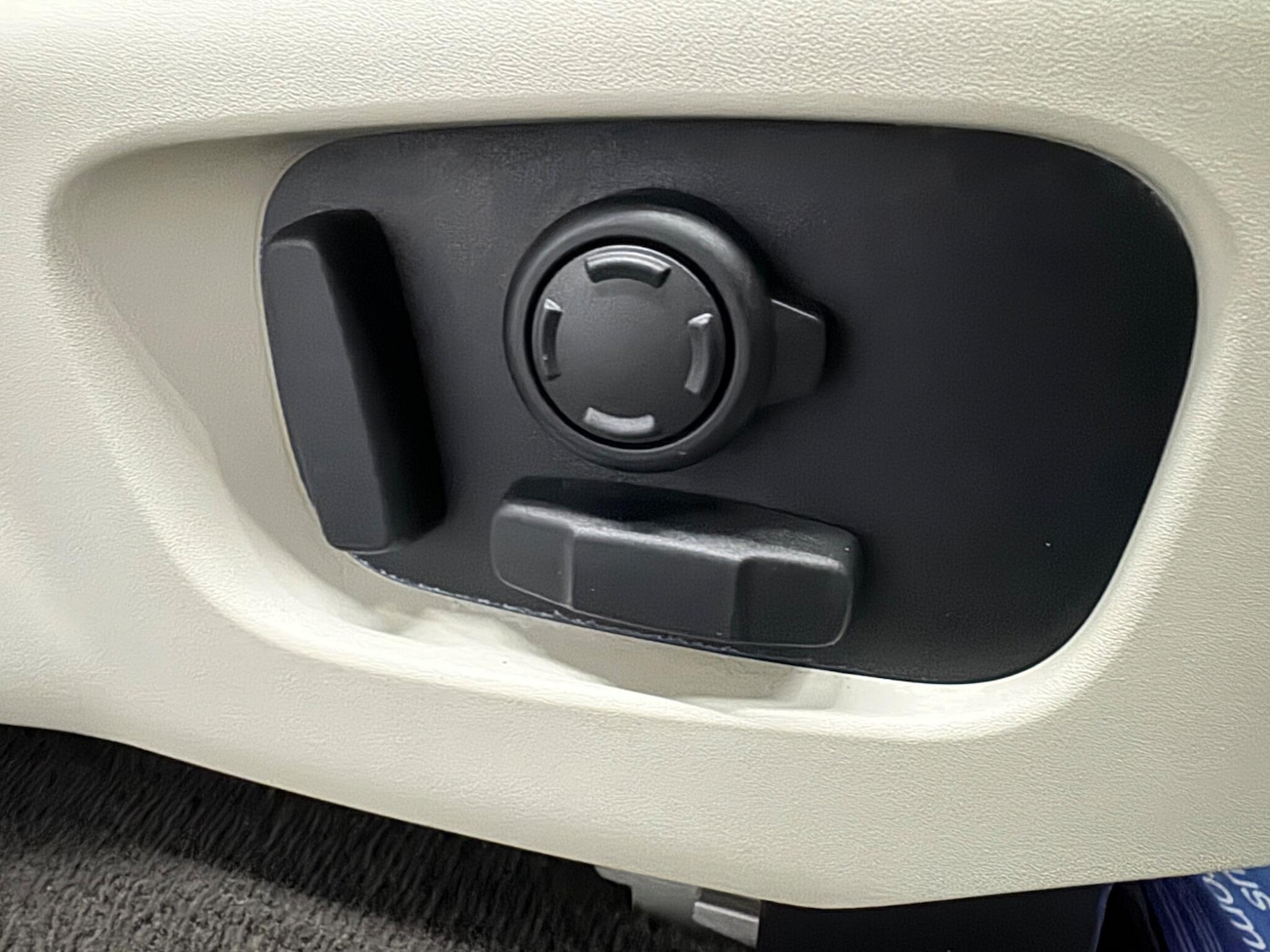 Used Land Rover Discovery 2017 for sale - 75756189: Photo 26