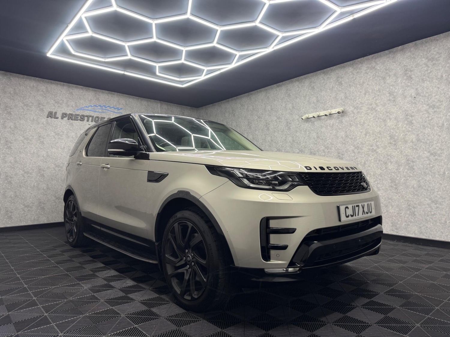 Used Land Rover Discovery 2017 for sale - 75756189: Photo 32