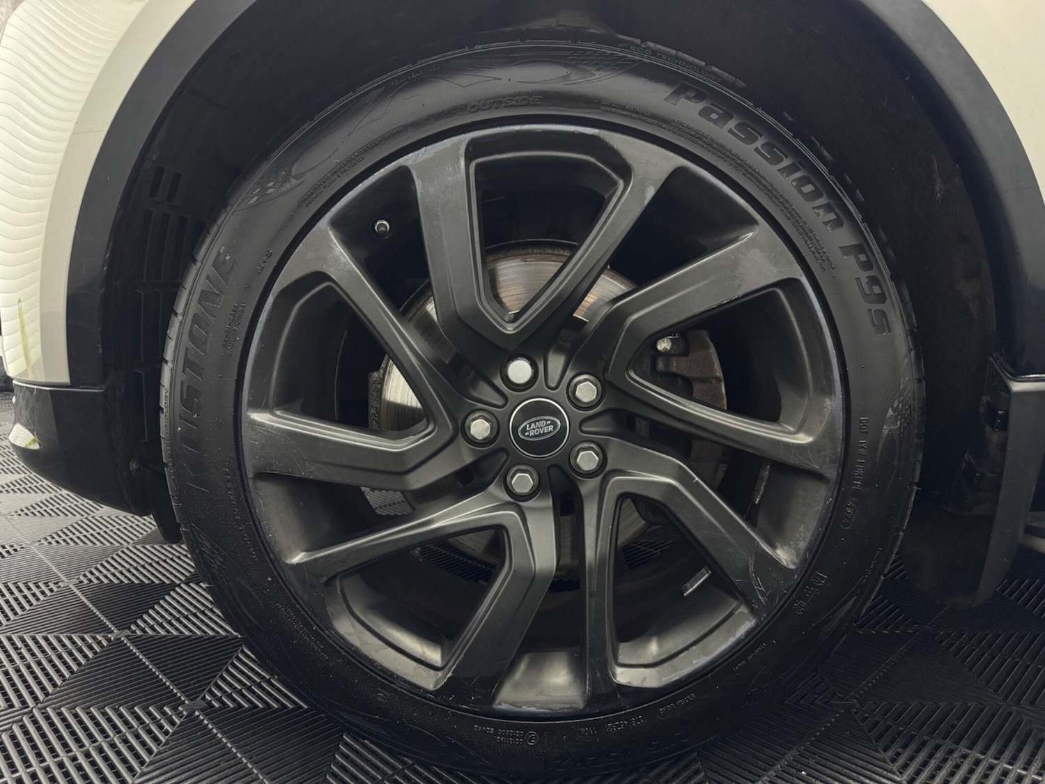 Used Land Rover Discovery 2017 for sale - 75756189: Photo 36