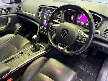 Used Renault Megane 2016 for sale - 76215625: Photo 2