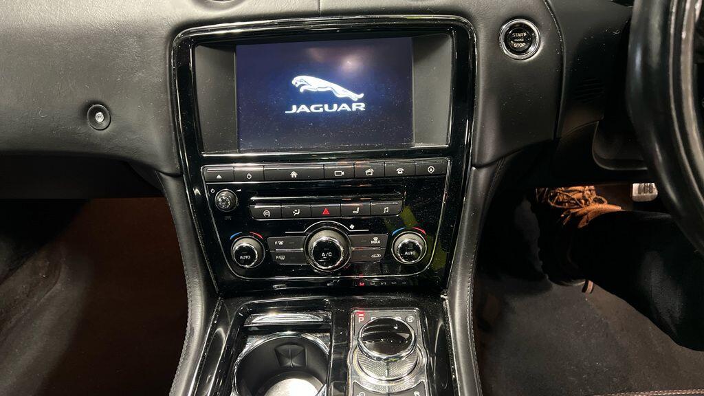 Used Jaguar XJ 2016 for sale - 77358789: Photo 3