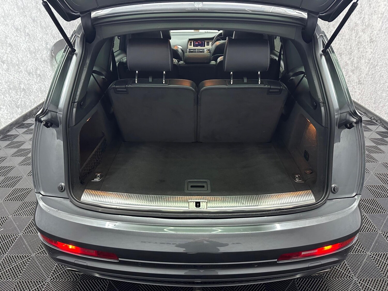 Used Audi Q7 2010 for sale - 78058905: Photo 15