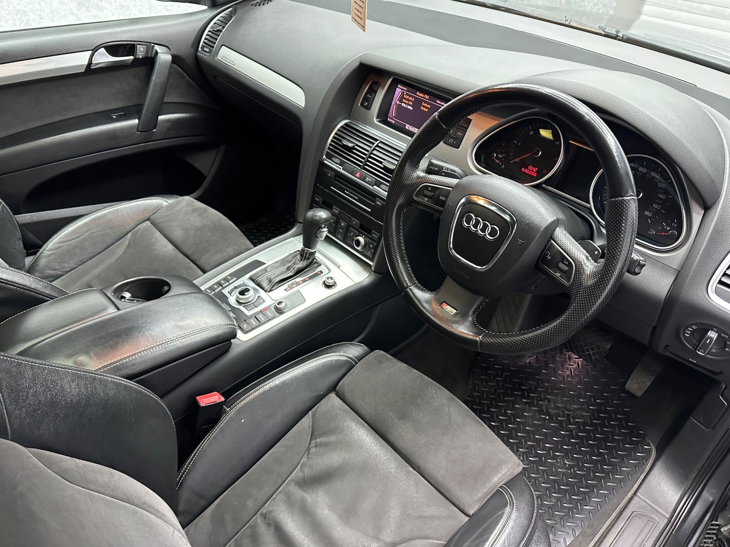 Used Audi Q7 2010 for sale - 78058905: Photo 2