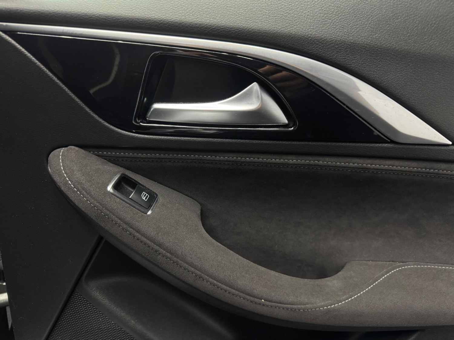 Used Infiniti Q30 2017 for sale - 77255013: Photo 21