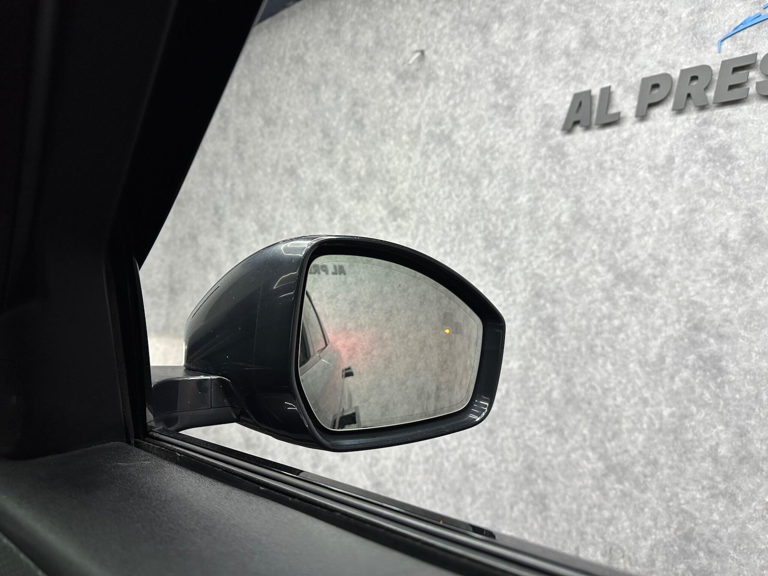 Used Land Rover Range Rover Velar for sale - 77823606: Photo 16